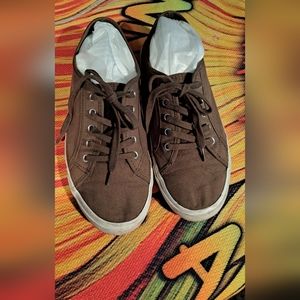 Old Navy Olive Sneakers